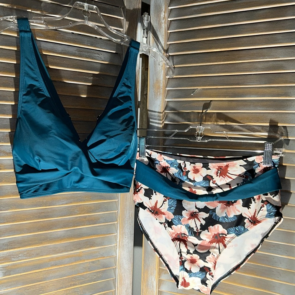 Swimsuit - Picture 4 of 4